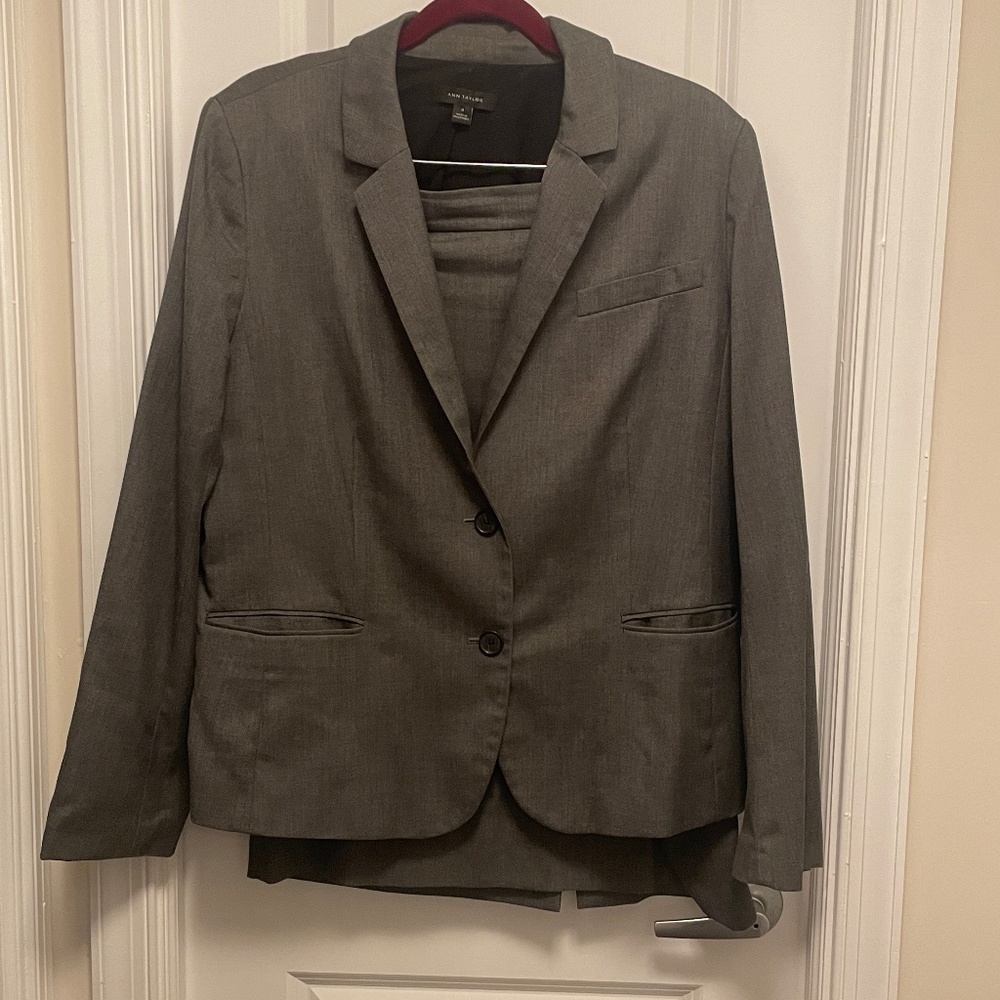 Ann Taylor sharkskin gray skirt suit
